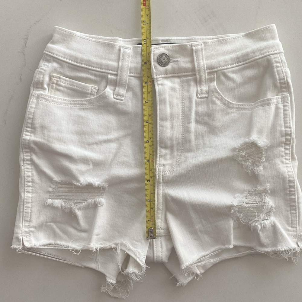 Hollister white jean shorts | size 0 w24